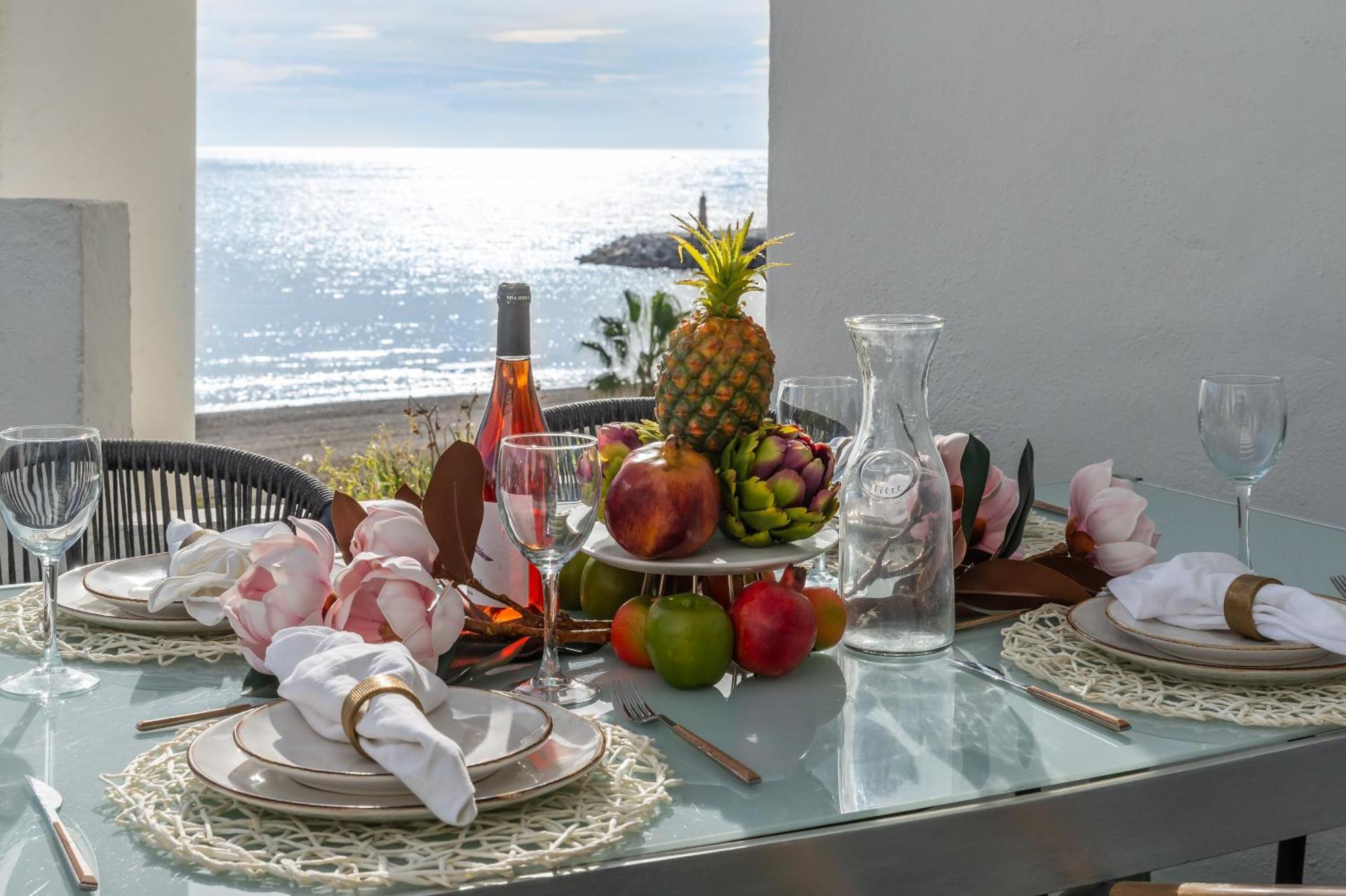 Vacation I Banus Waterfront Penthouse Marina, Sea View, Beachfront Apartamento Marbella